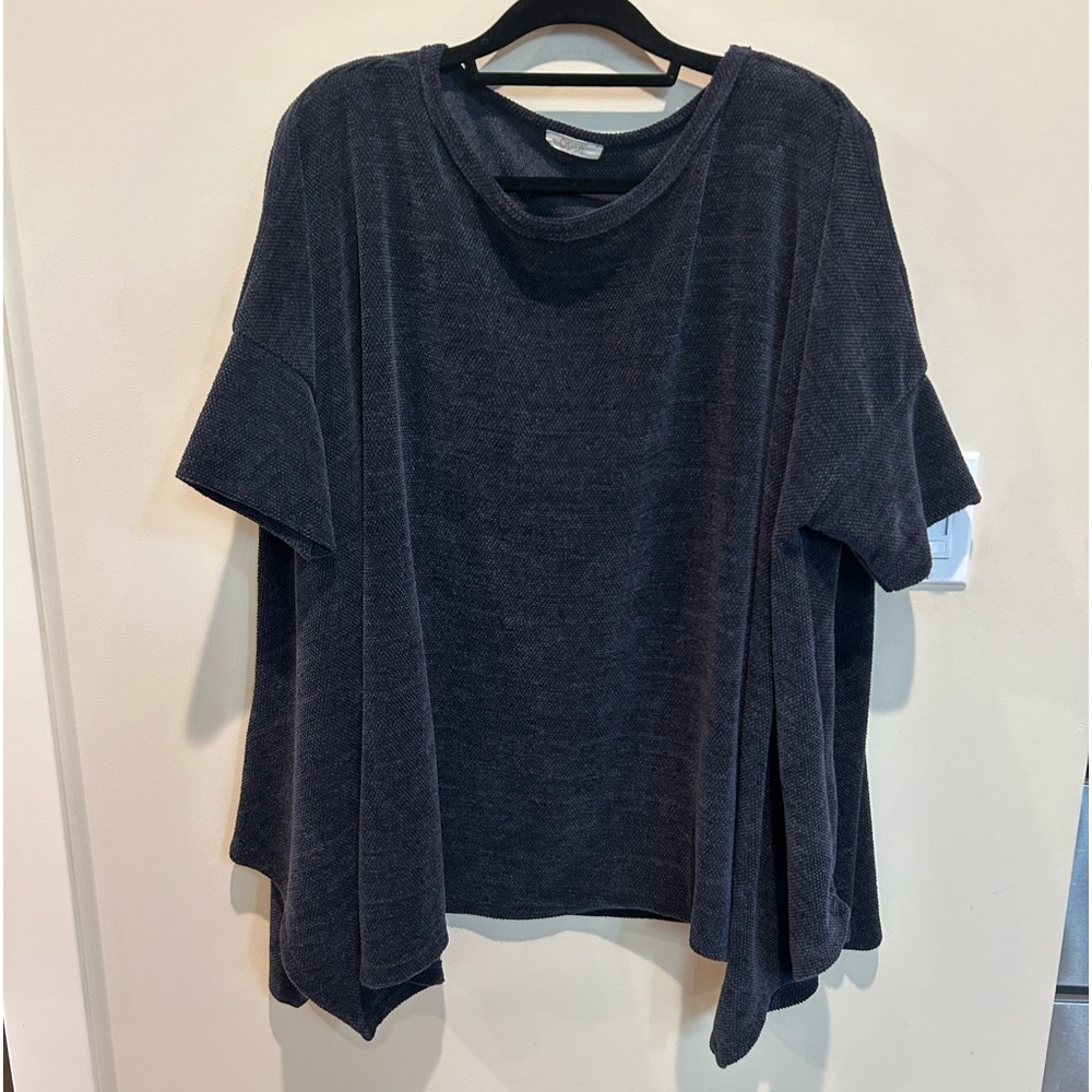 EUC Chenille swing top from Fox & Wit. Size 1x/2x